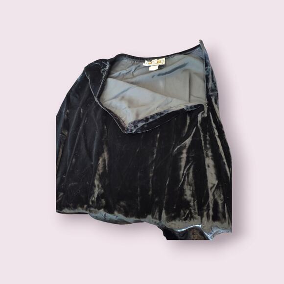 Hairston Roberson Ropa Women's Black Velvet Long Sleeve and Maxi Skirt Medium - Picture 10 of 12